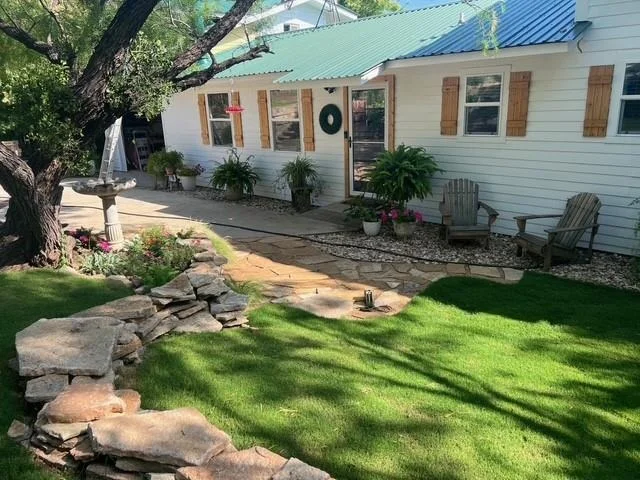 Photo of 325 MOHAWK