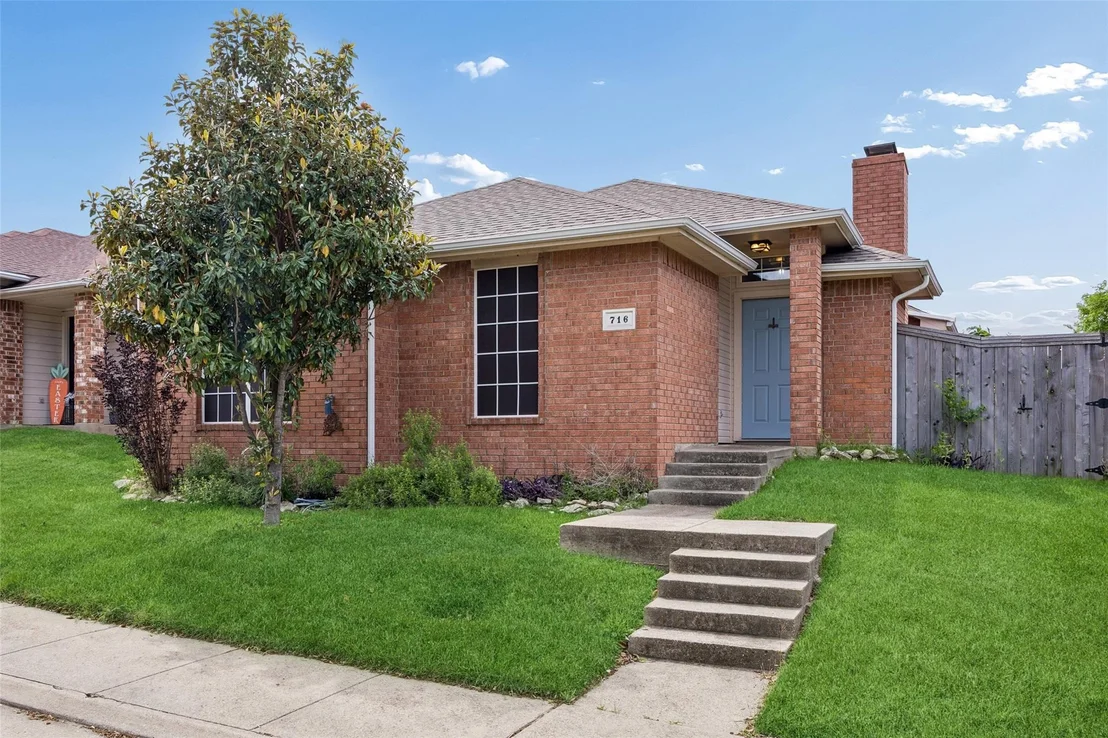 Photo of 716 Ashbrook Drive