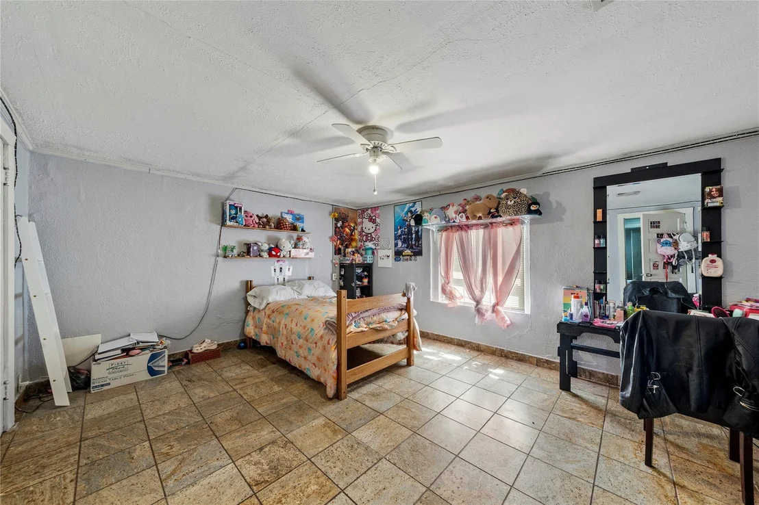 Photo of 2400 Park Avenue