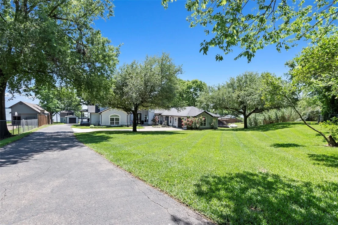 Photo of 1301 Oak Hill Drive