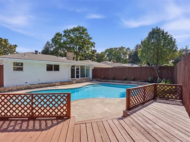 Photo of 2369 Claridge Circle