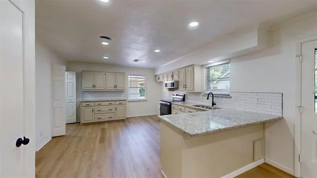 Photo of 2530 Robin Lane