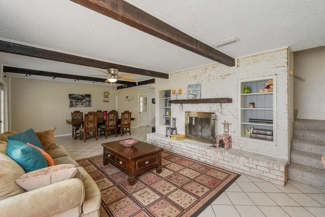 Photo of 100 W Oak Acres Drive
