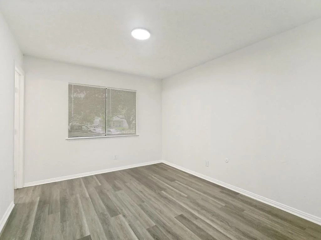 Photo of 905 Hawthorne Drive