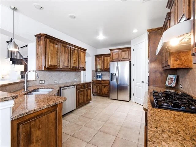Photo of 4956 Exposition Way