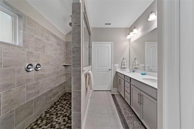 Photo of 3833 Bennett Trail