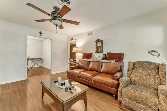 Photo of 1325 Royal Oaks Drive