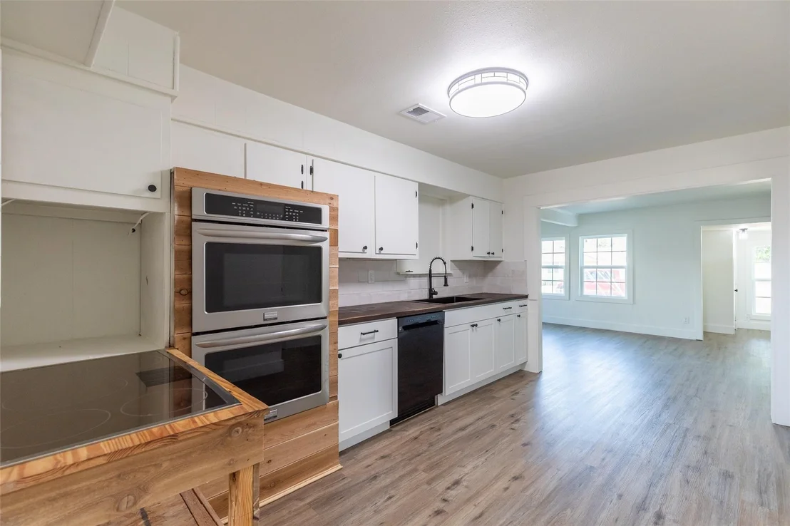 Photo of 909 Lane Avenue