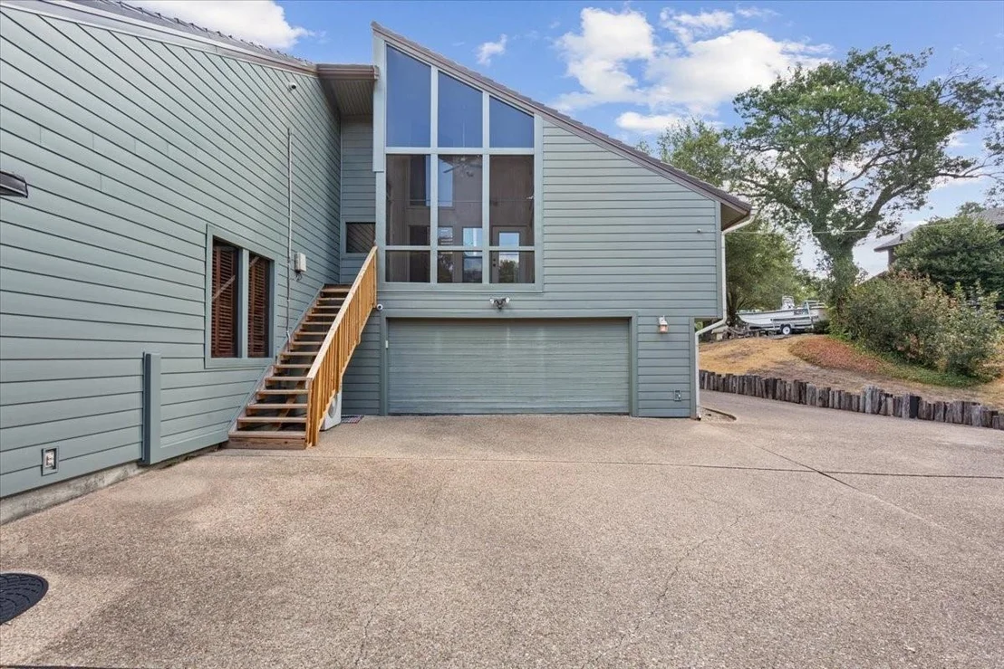 Photo of 3724 Greenleaf Drive