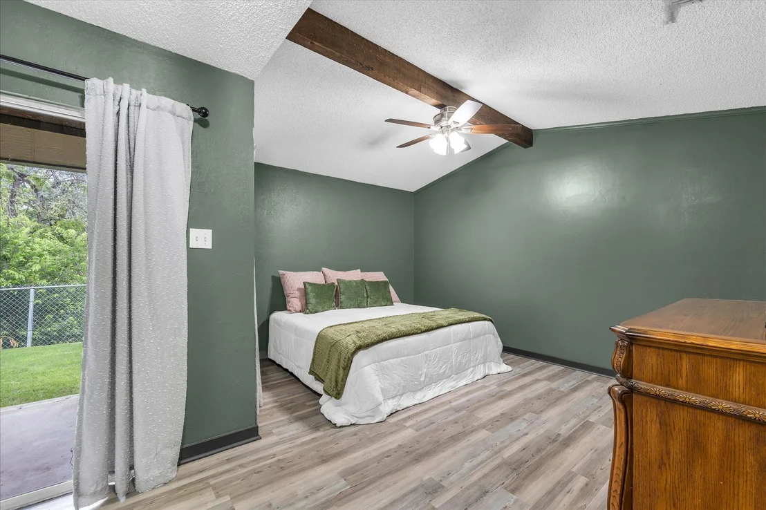 Photo of 913 Montclair Drive