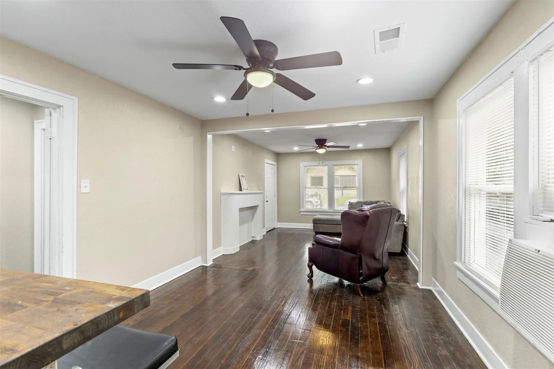 Photo of 3227 Spring Avenue