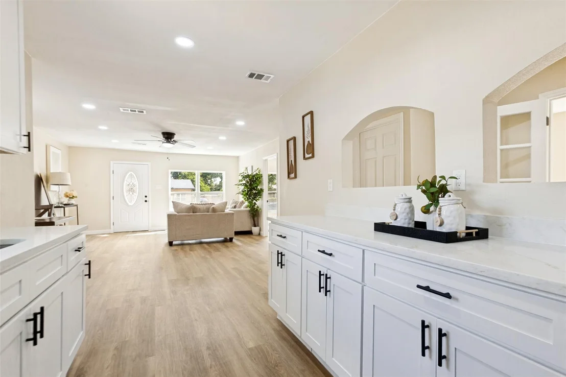Photo of 1605 Meadowbrook Drive