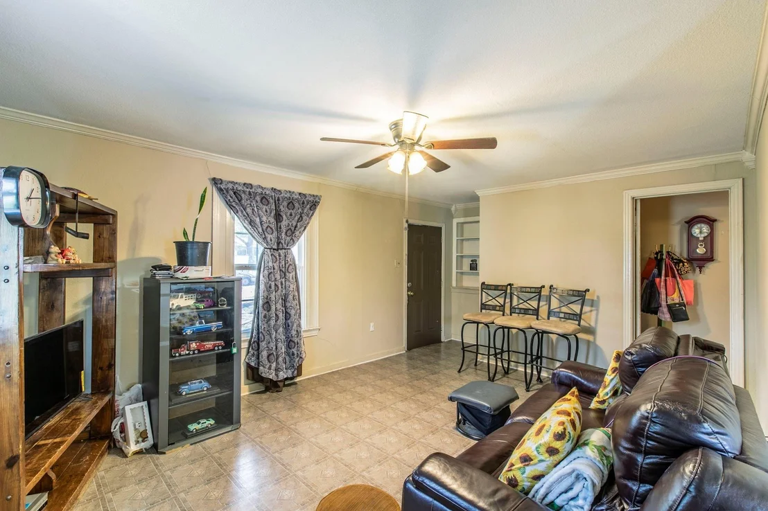Photo of 2101 Pine Avenue