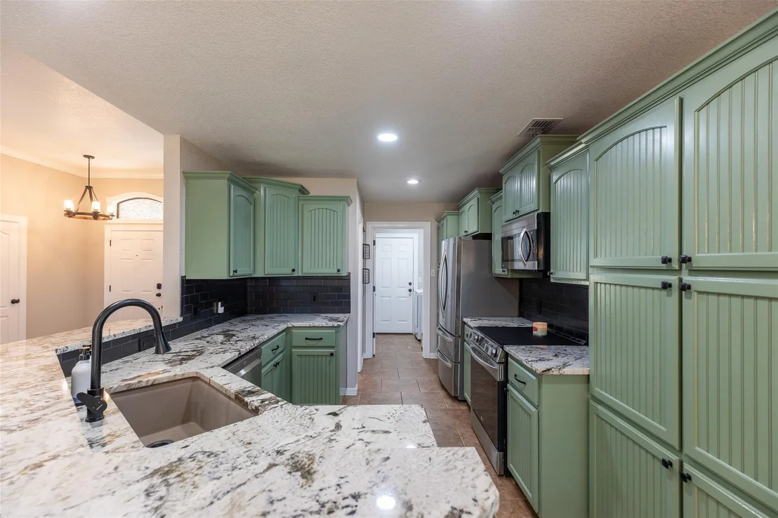 Photo of 174 Sanford Lane