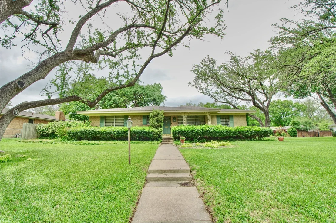 Photo of 4901 Pine Avenue