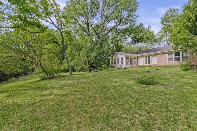 Photo of 805 Evelyn Drive