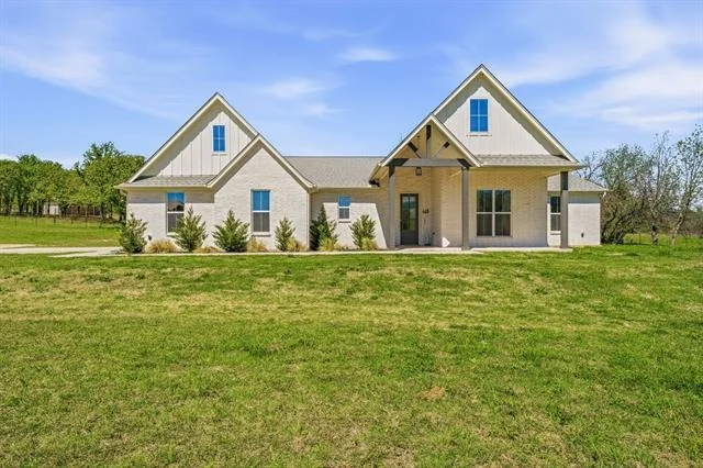 Photo of 445 Rodeo Way