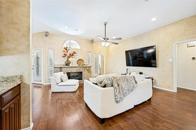 Photo of 5104 Independence Avenue