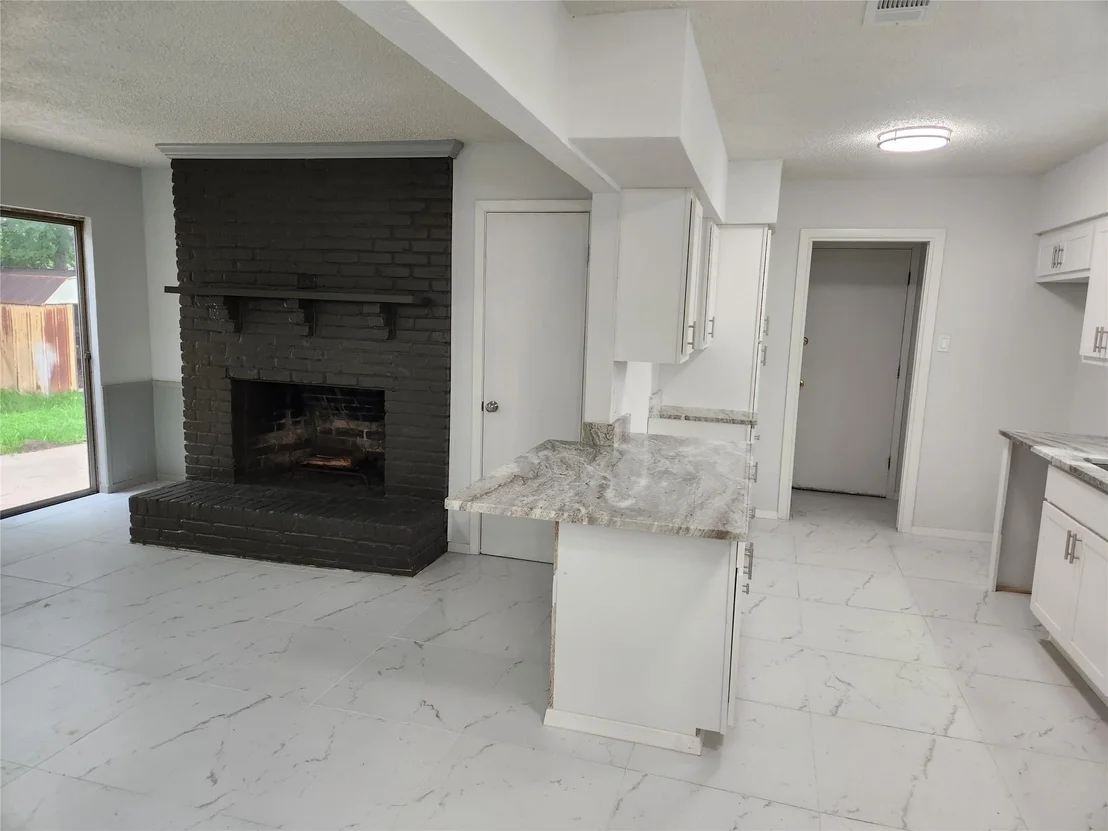Photo of 1838 Oak Hill Circle