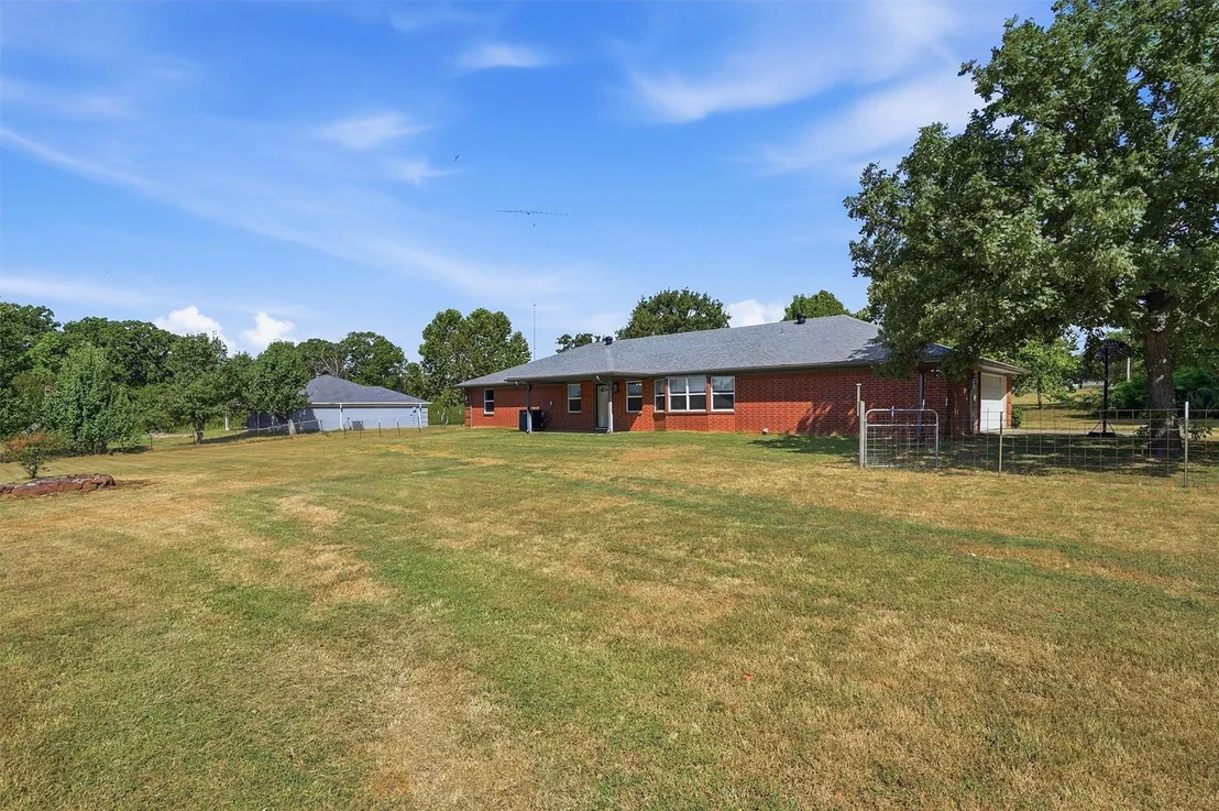 Photo of 521 Mccraw Lane
