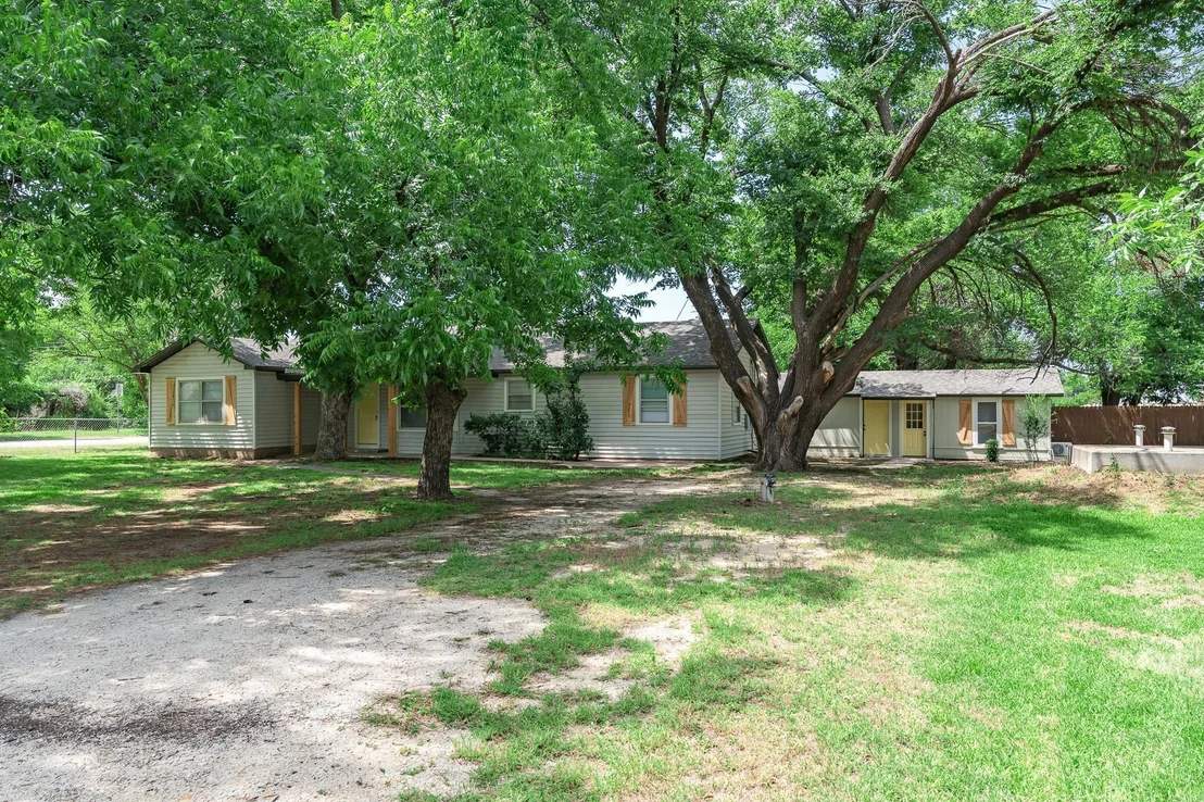 Photo of 102 S 2nd Street