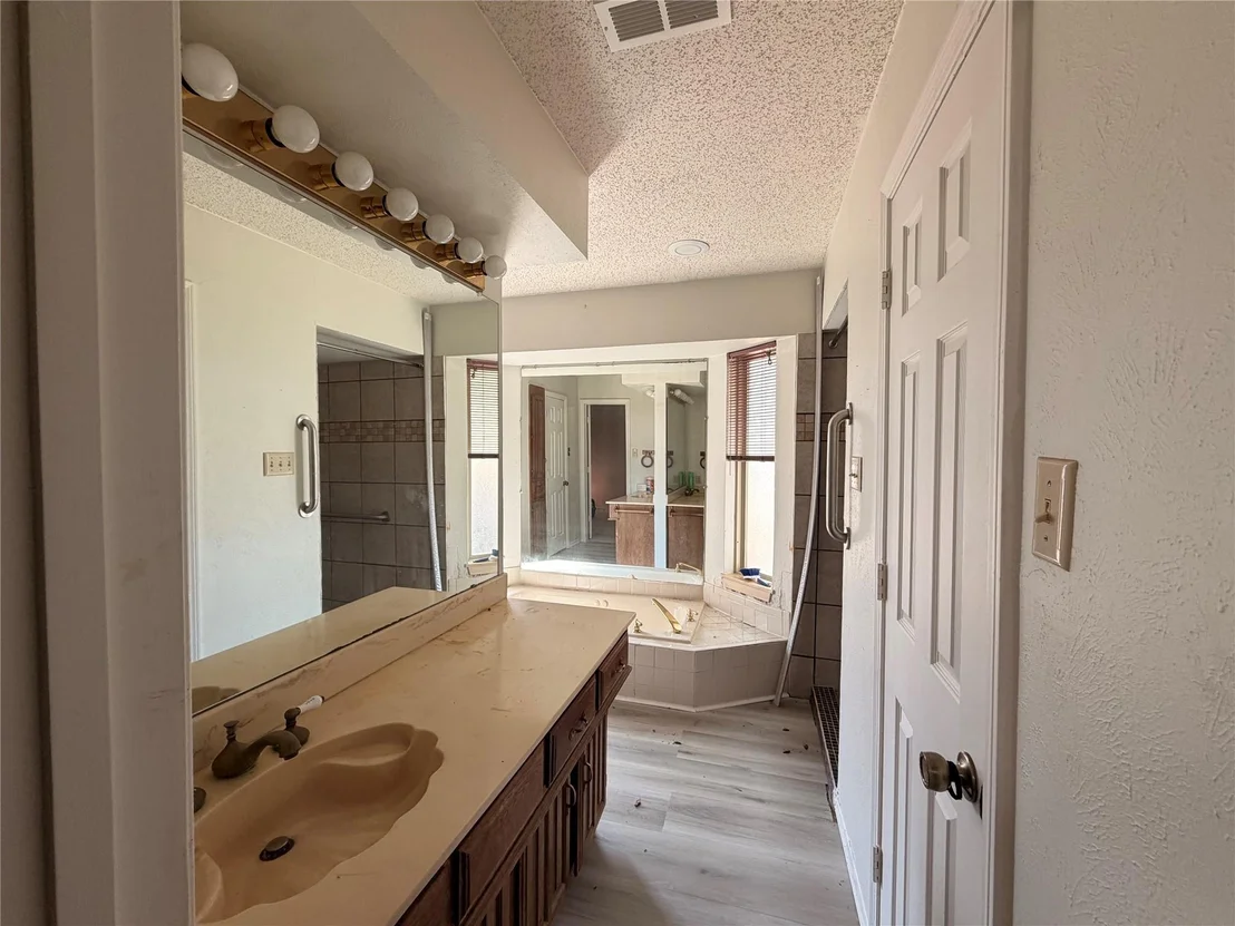 Photo of 1128 Post Oak Lane