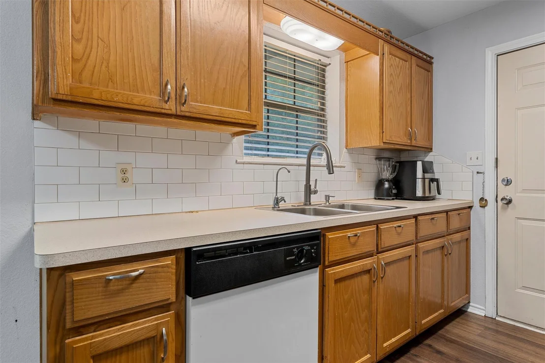 Photo of 1307 Luanne