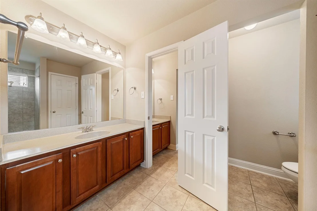 Photo of 1750 Lake Forest Drive