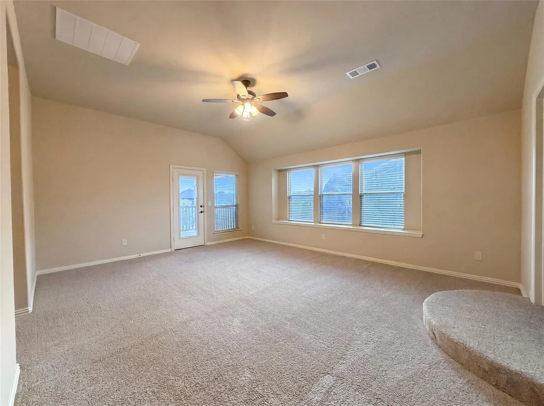 Photo of 725 Lyndhurst Drive