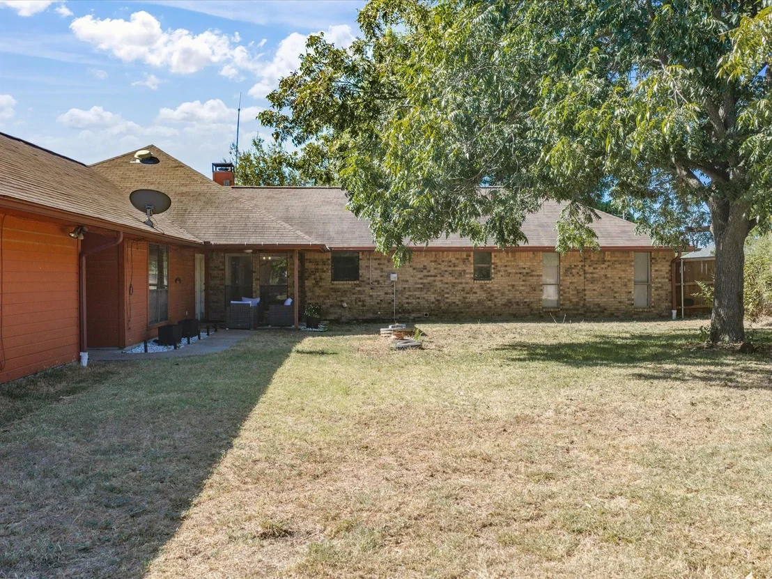 Photo of 840 Lynn Ann Drive