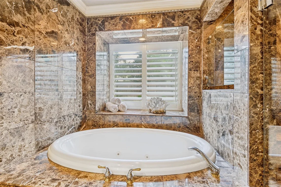 Photo of 5322 W Mockingbird Lane