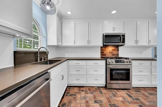 Photo of 102 Chapman Circle