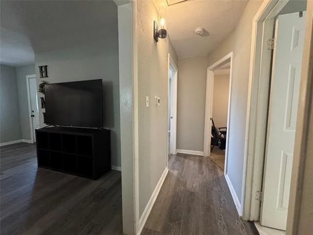 Photo of 105 S Lakeview Drive