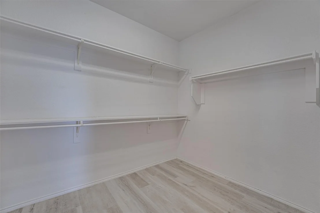 Photo of 558 Presidio Drive