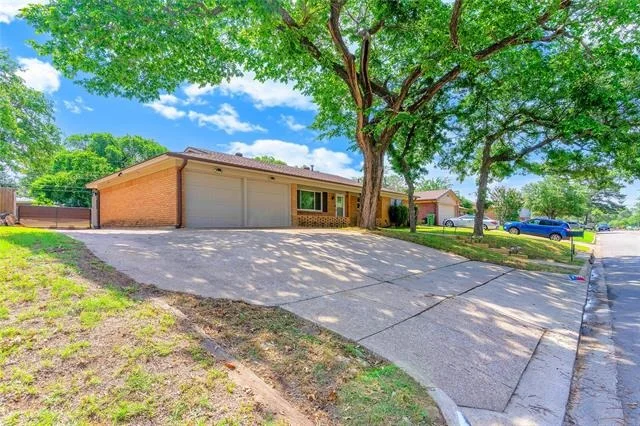Photo of 1328 Brookside Drive