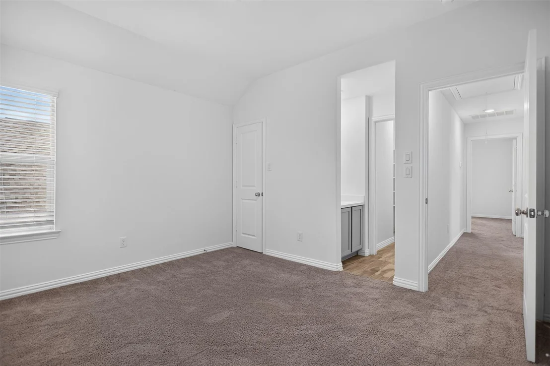 Photo of 729 Lombard Lane