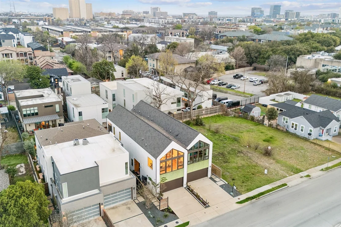 Photo of 4404 Capitol Avenue