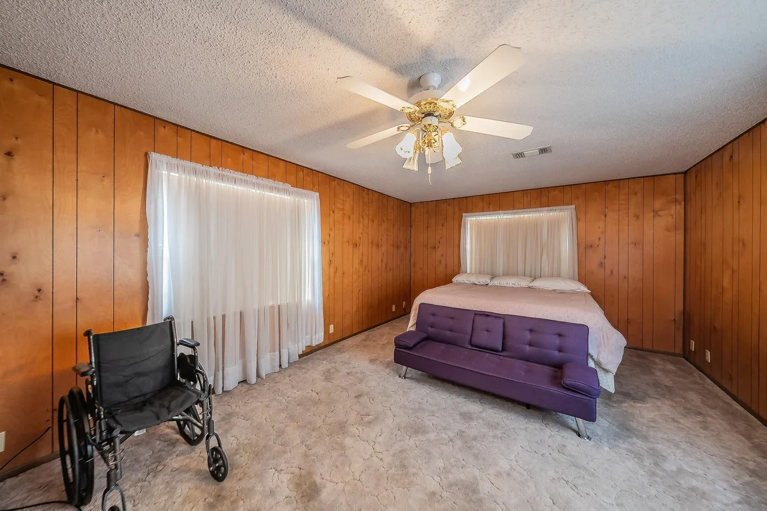 Photo of 1812 Highland Drive E