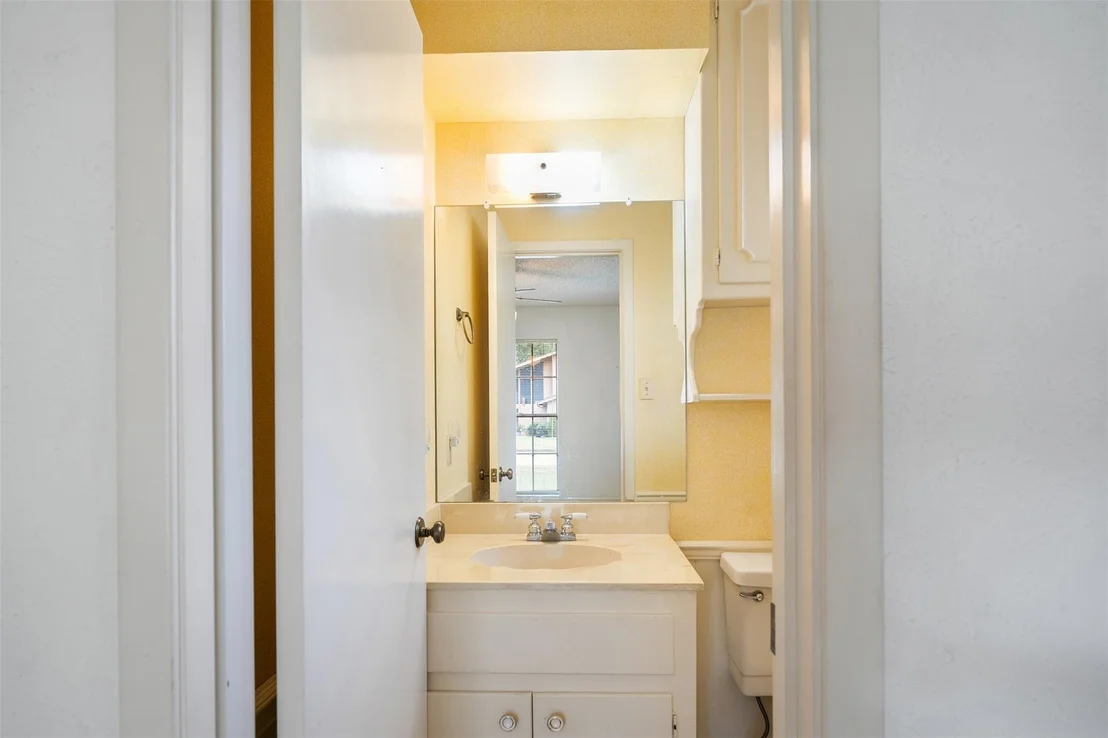 Photo of 925 Bradley Drive
