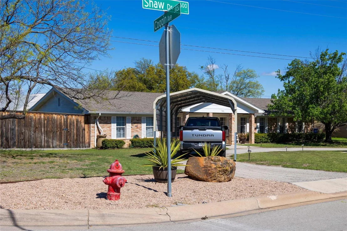 Photo of 1600 Shaw Drive