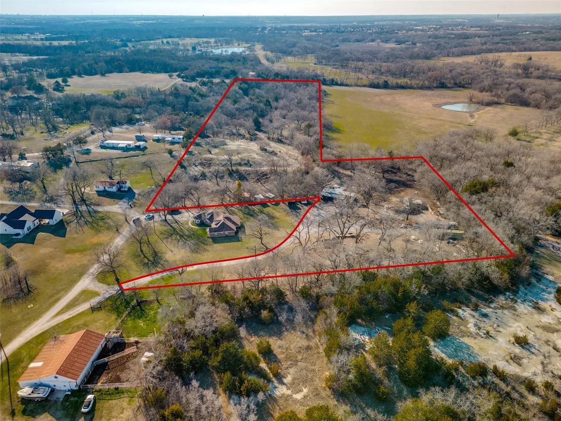 Photo of 2111 Private Road 5499