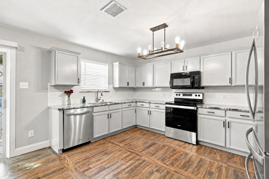 Photo of 2425 Glenhaven Drive