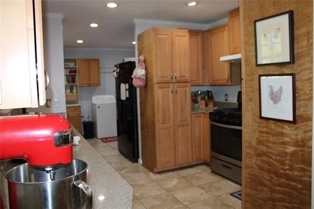 Photo of 208 PARK DR