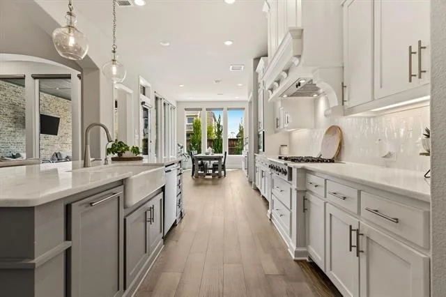 Photo of 6068 Manderlay Drive