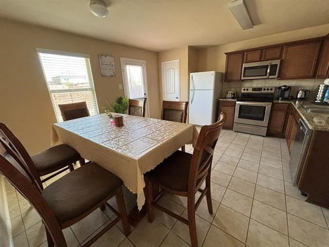 Photo of 912 Platinum Drive
