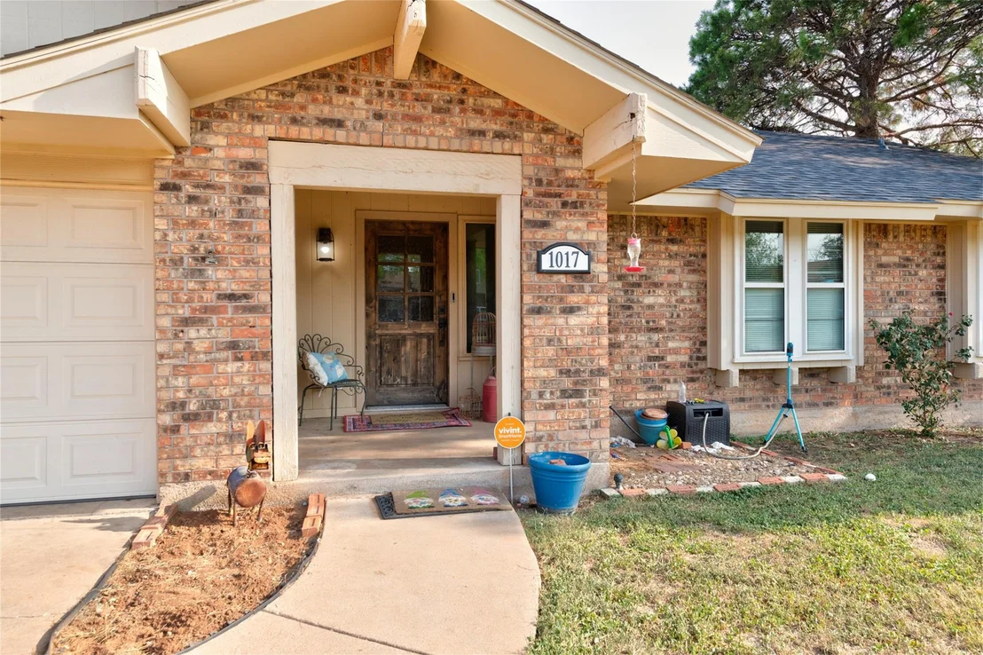 Photo of 1017 Chriswood Drive