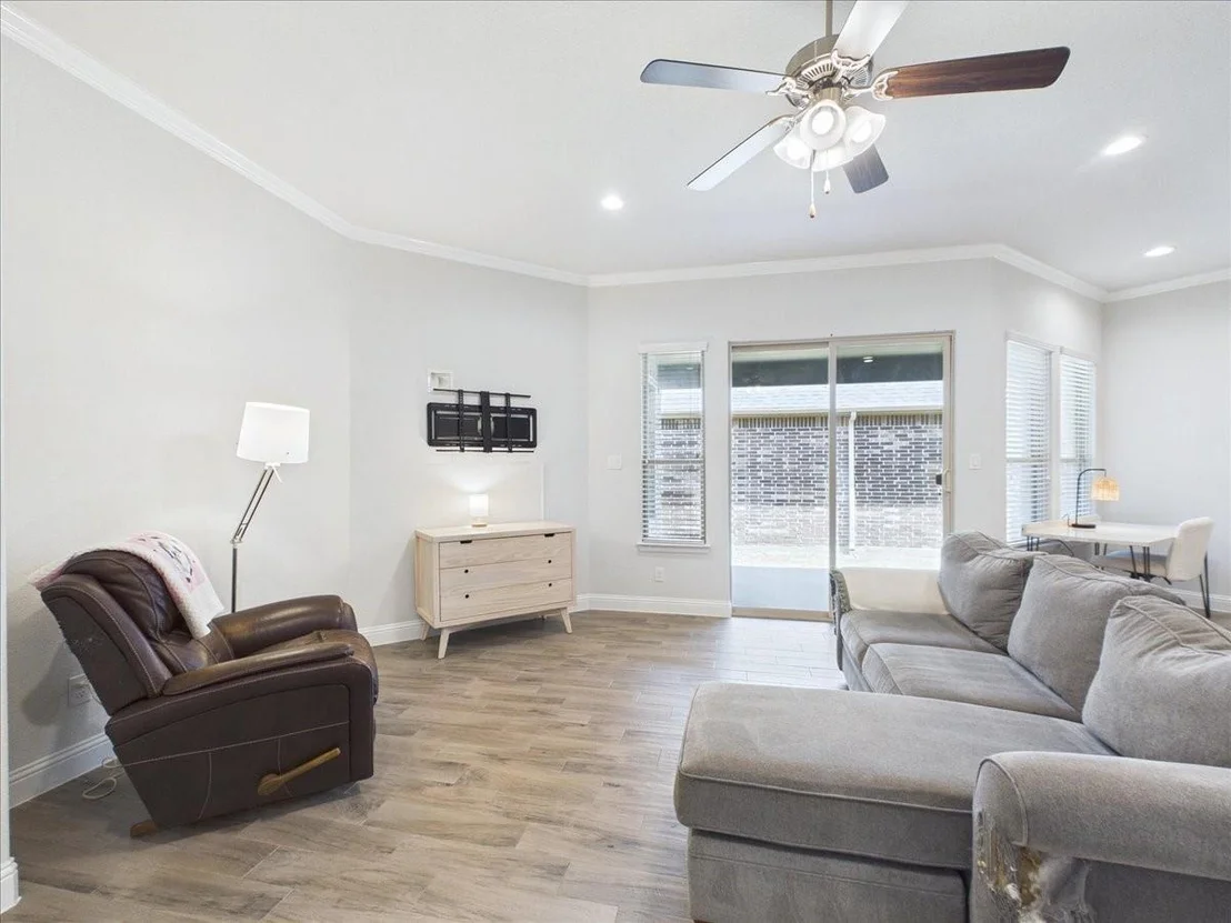 Photo of 916 Boardwalk Way