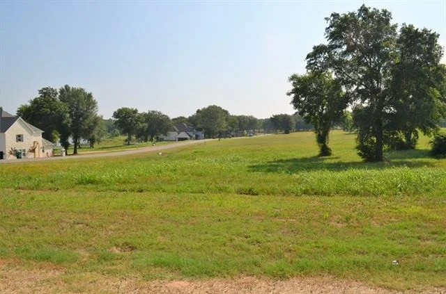 Photo of 551 Shoreline Drive