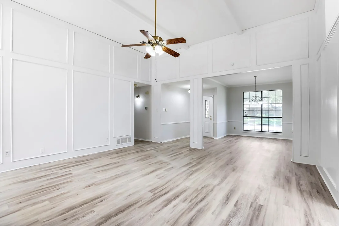 Photo of 734 Swallow Drive