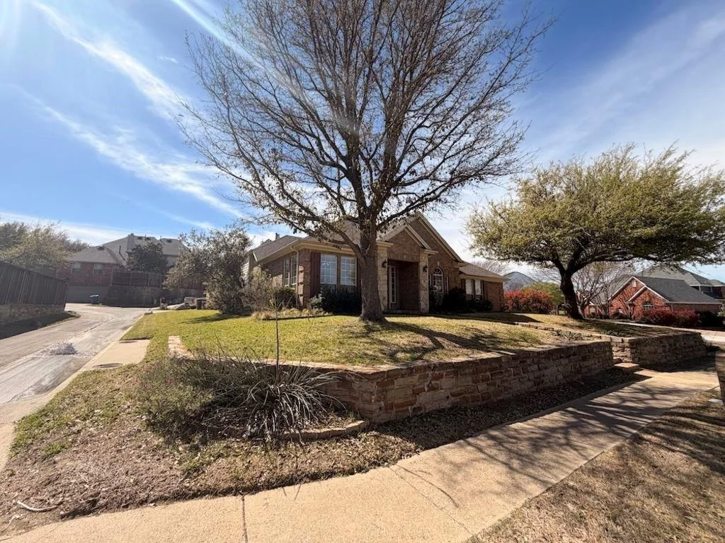 Photo of 2185 Clubview Drive